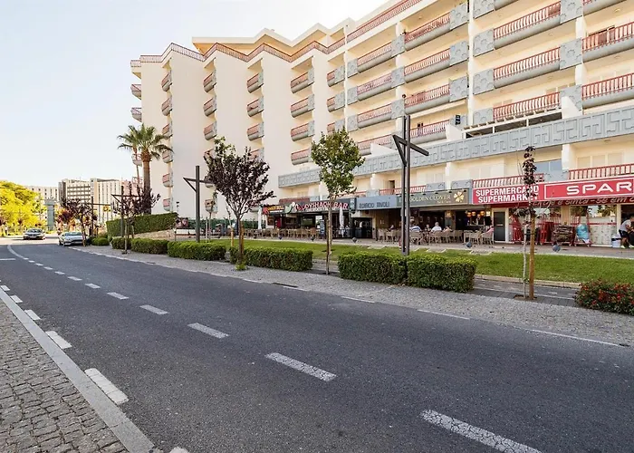 Vilamoura Marina, Av Tivoli
