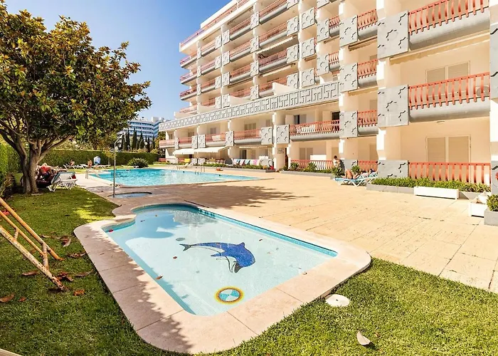 Vilamoura Marina, Av Tivoli